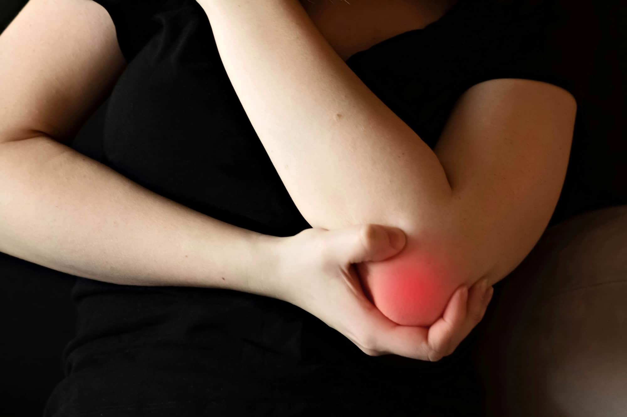 The problem of pain in the elbow joint - arthritis and arthrosis in a female athlete